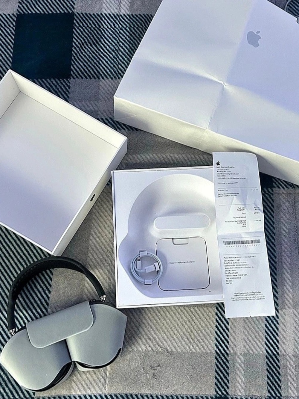 Apple AirPods Max Over-Ear Headphones in Black